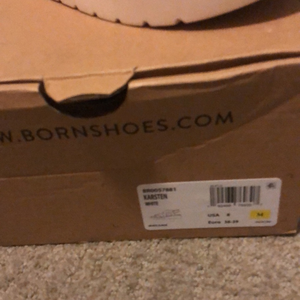 Born sandals new with box - Picture 3 of 4